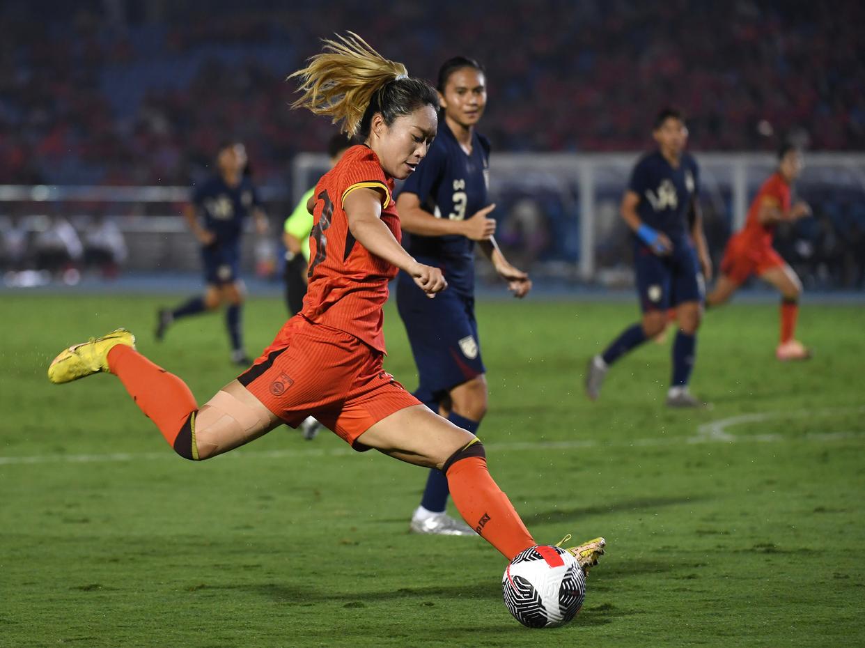 国际足球赛场上中国女队表现出众