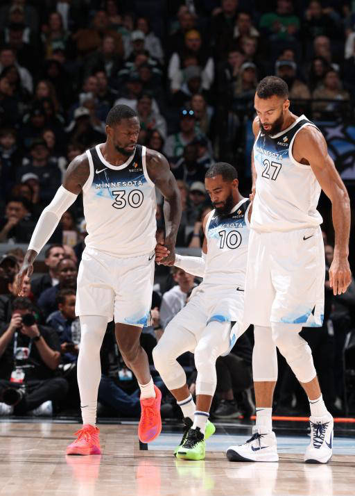 骑士惊险战胜森林狼，塔图姆砍下关键三分