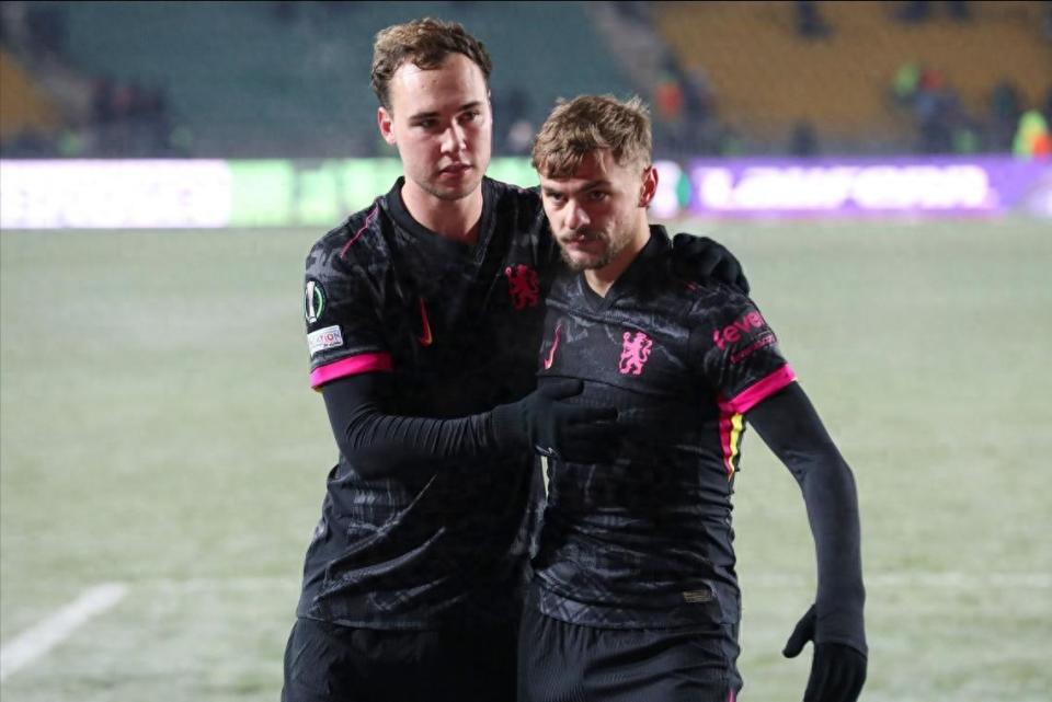 包含切尔西客场大胜，豪取联赛三连胜的词条