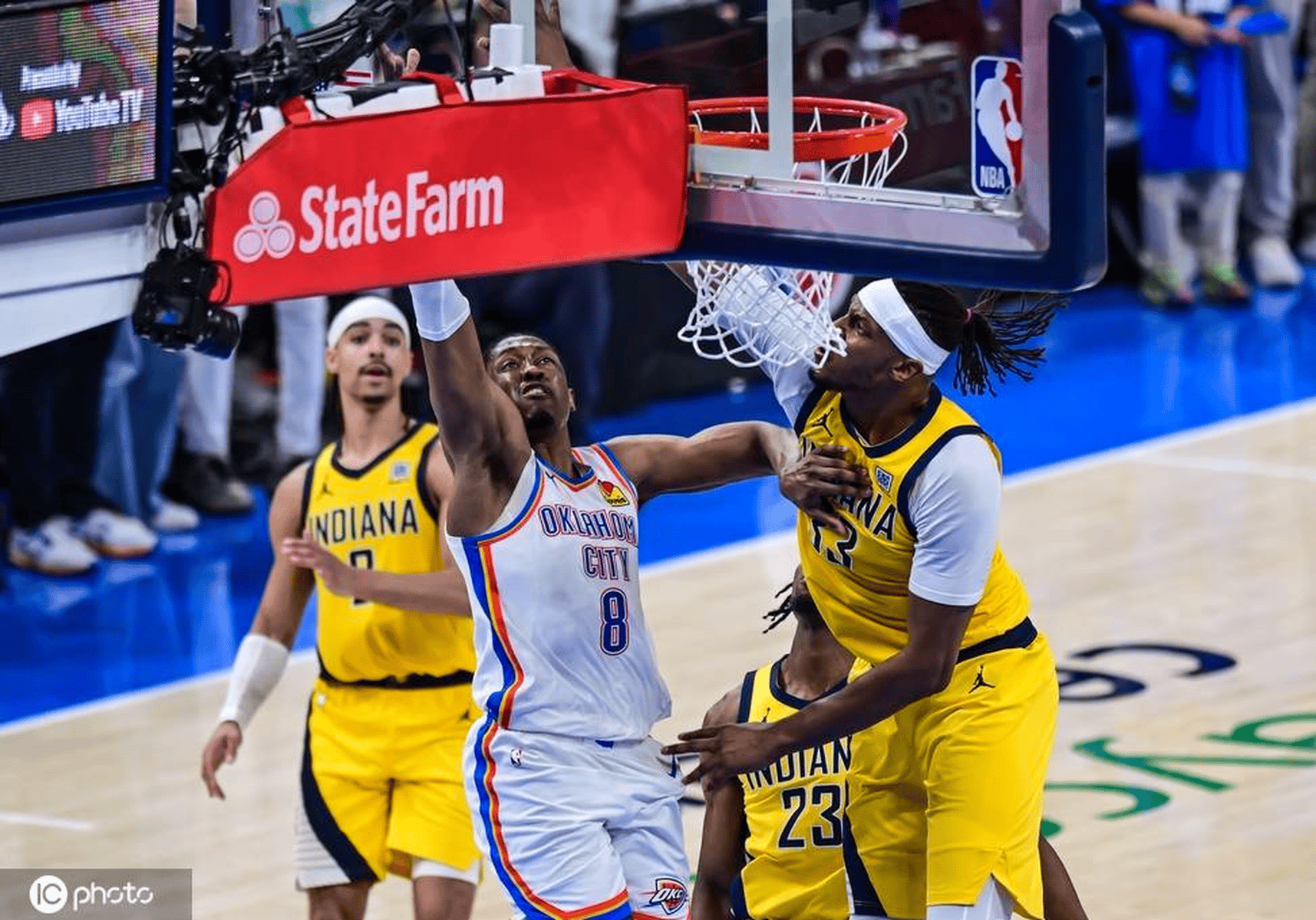 助攻大神发威，带领球队赢得比赛的简单介绍